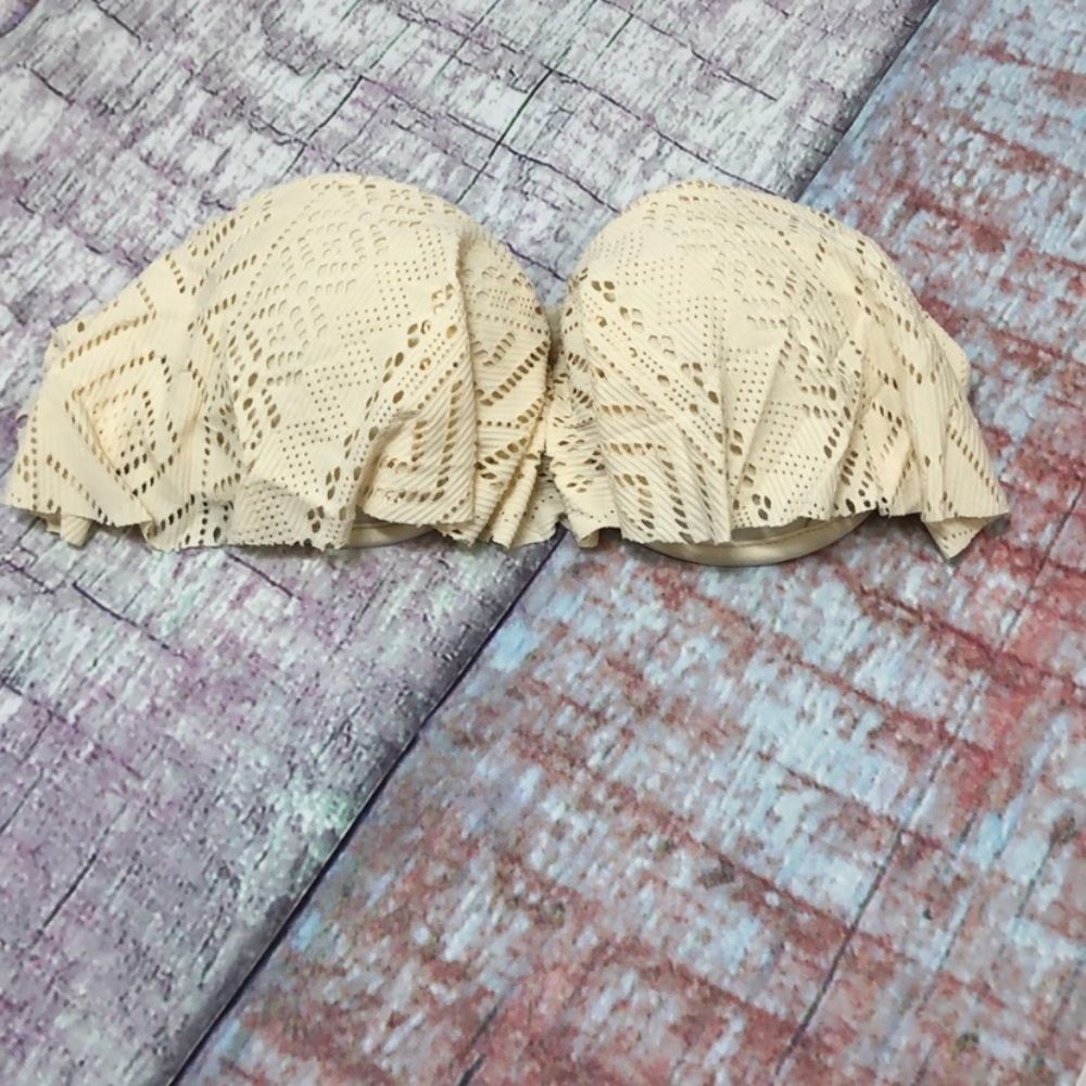 Xhilaration bikini top size medium
